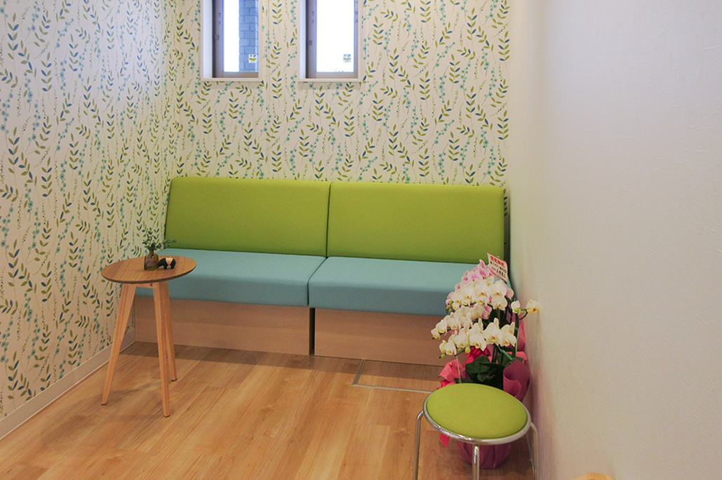 ふかざわ消化器内科クリニック-待合1