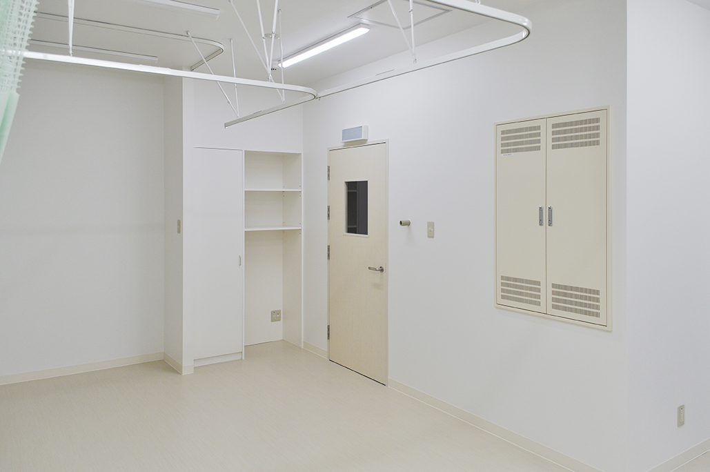 田川内科医院-診察側2